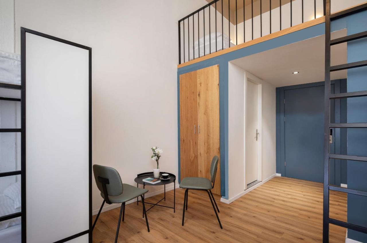 Gallery Groups or Family Room