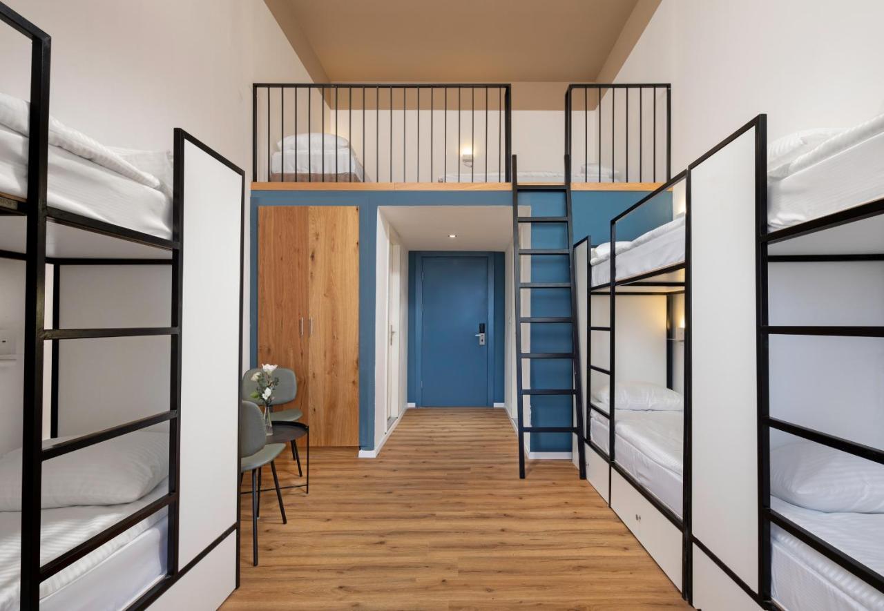 Gallery Groups or Family Room